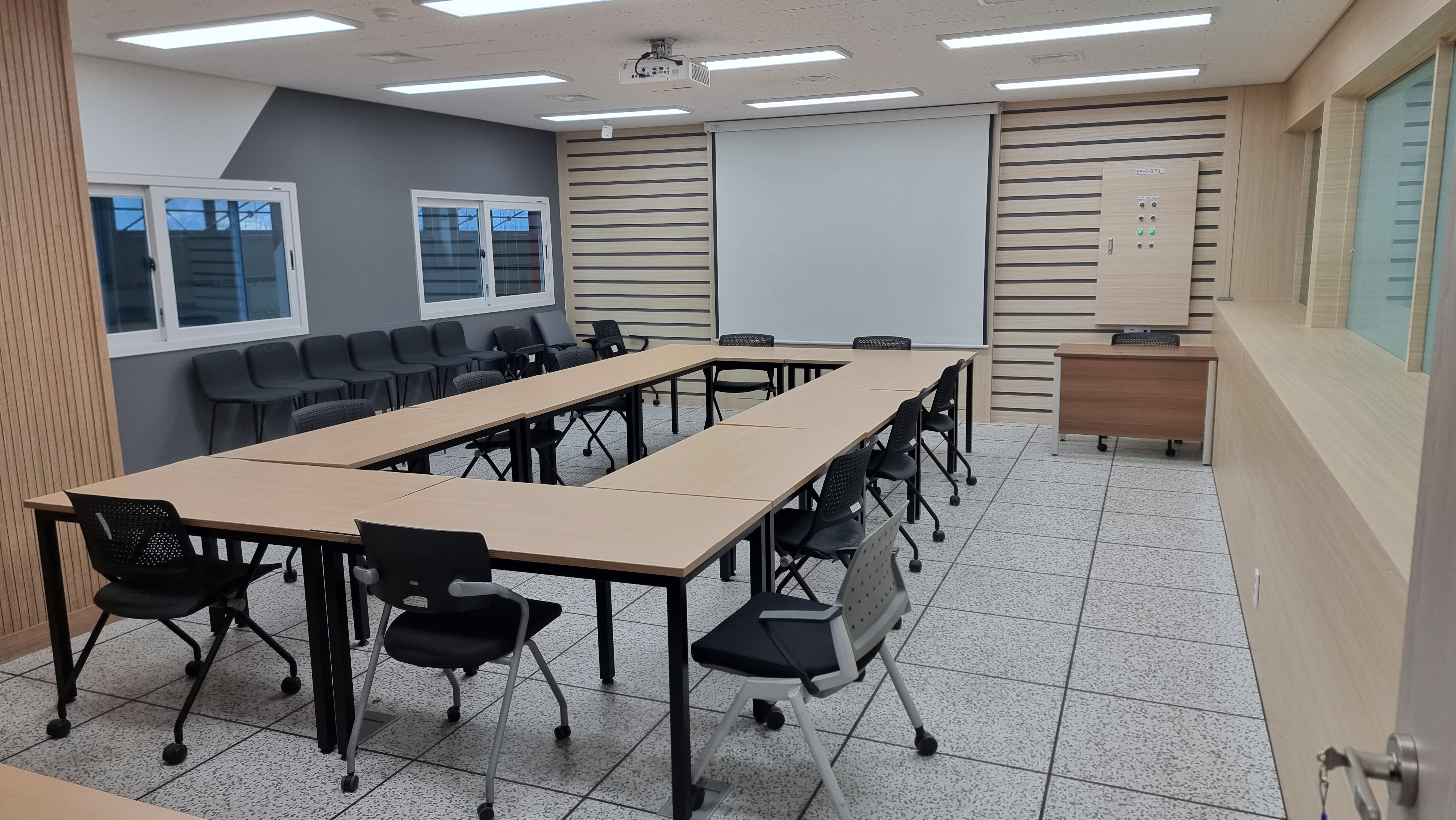 82호관 205호(이용불가_사무실 이전)